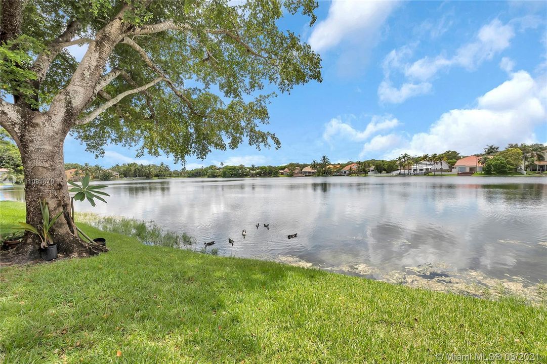 Vendido Recientemente: $285,000 (2 camas, 2 baños, 1258 Pies cuadrados)