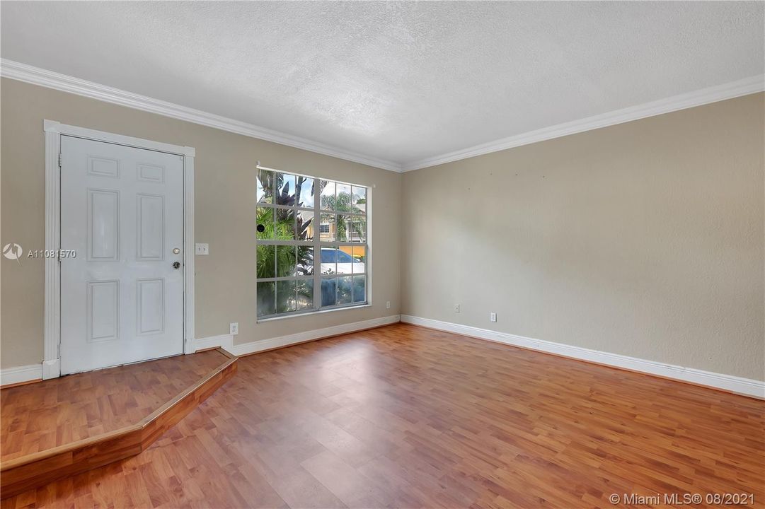 Vendido Recientemente: $285,000 (2 camas, 2 baños, 1258 Pies cuadrados)