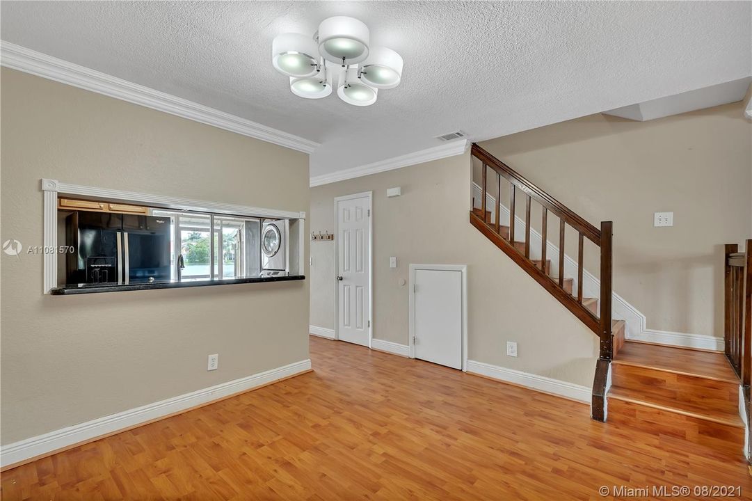 Vendido Recientemente: $285,000 (2 camas, 2 baños, 1258 Pies cuadrados)