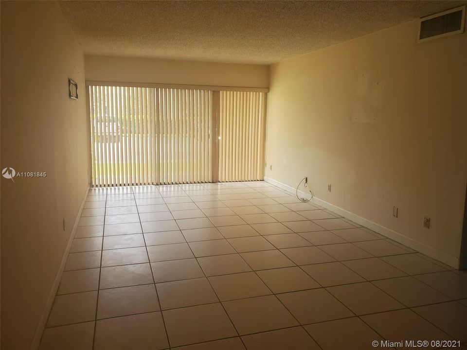 Recently Rented: $1,280 (1 beds, 1 baths, 650 Square Feet)