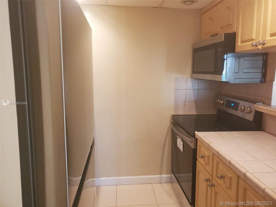 Recently Rented: $1,280 (1 beds, 1 baths, 650 Square Feet)