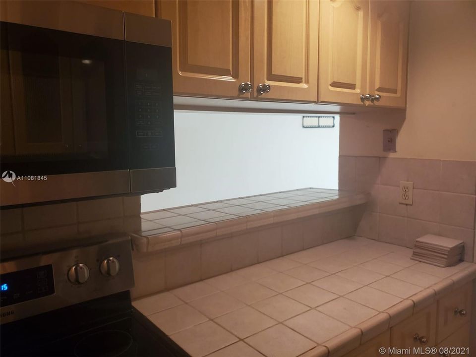 Recently Rented: $1,280 (1 beds, 1 baths, 650 Square Feet)