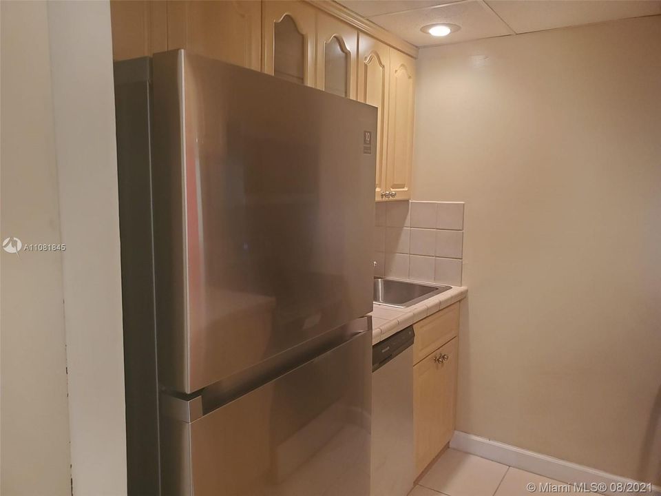 Recently Rented: $1,280 (1 beds, 1 baths, 650 Square Feet)