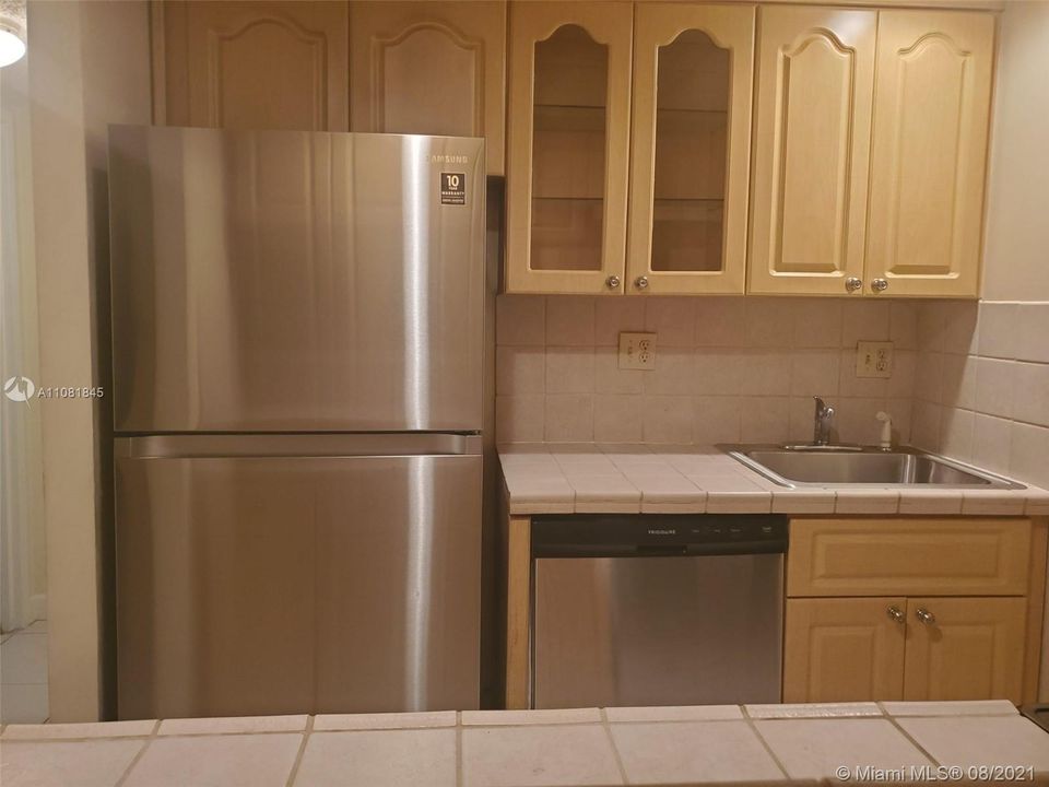 Recently Rented: $1,280 (1 beds, 1 baths, 650 Square Feet)