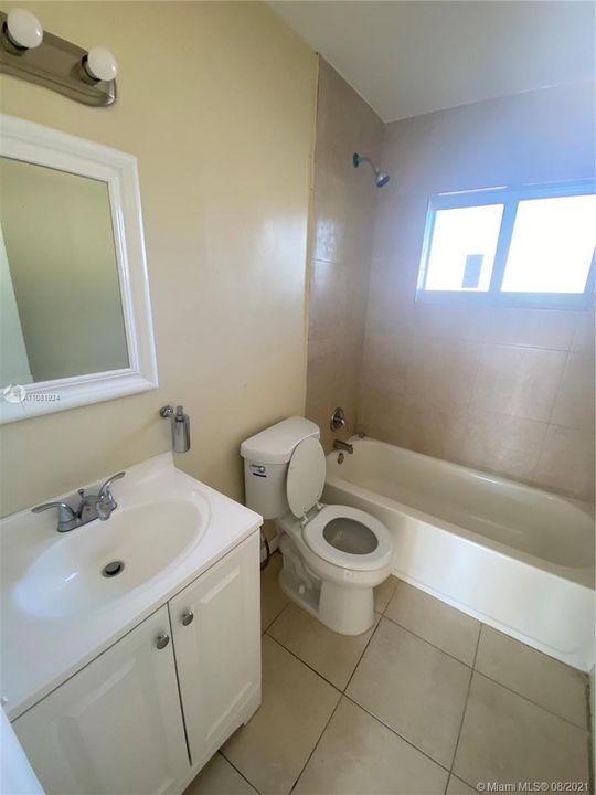 Недавно арендовано: $1,250 (2 спален, 1 ванн, 789 Квадратных фут)