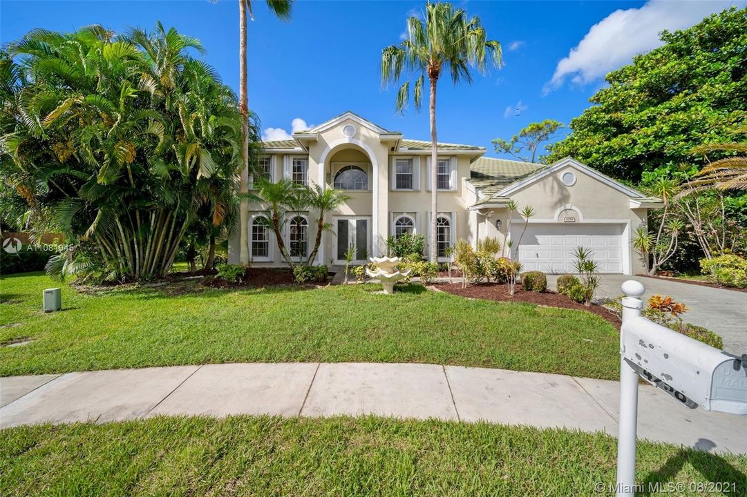 Recently Sold: $575,000 (6 beds, 3 baths, 2968 Square Feet)