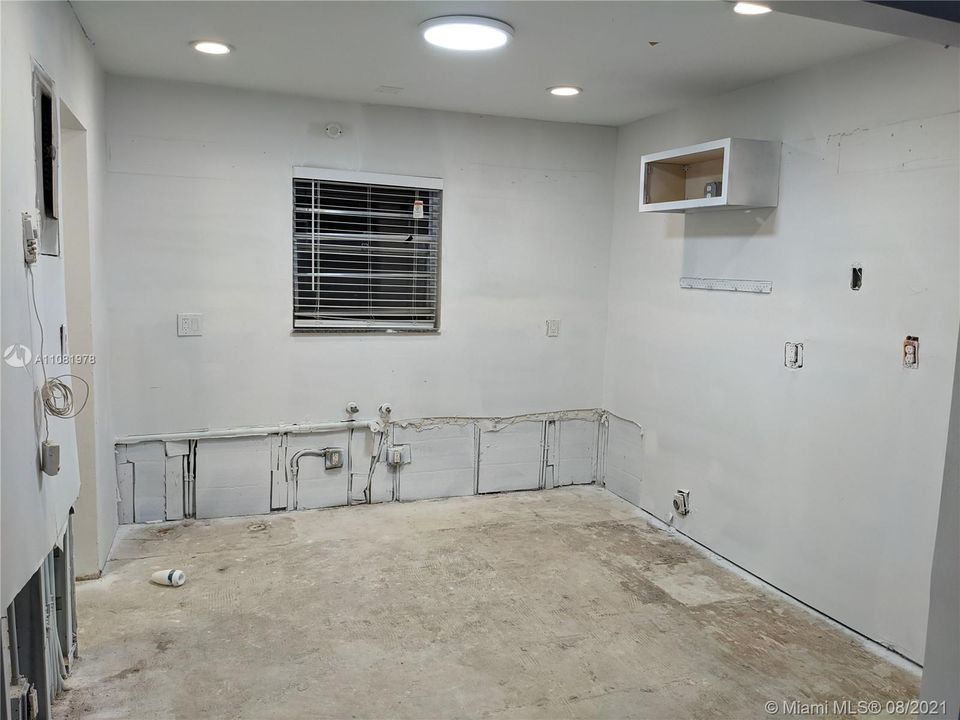 Vendido Recientemente: $84,900 (2 camas, 2 baños, 1060 Pies cuadrados)