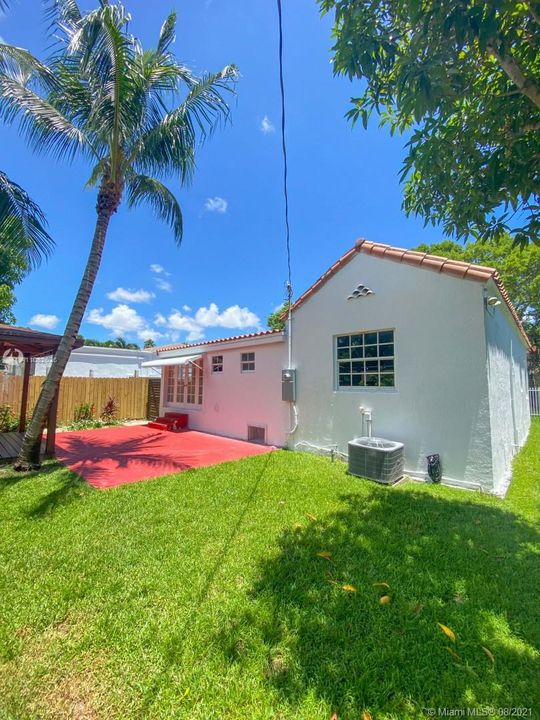 Vendido Recientemente: $610,000 (3 camas, 2 baños, 1211 Pies cuadrados)