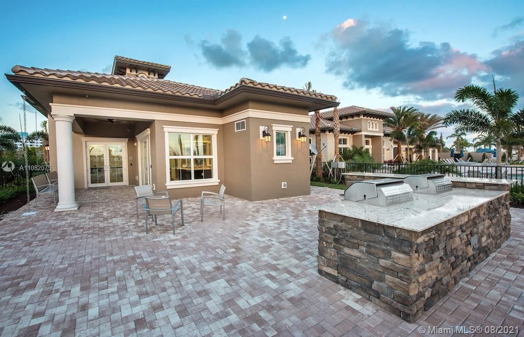 Recently Rented: $4,000 (3 beds, 2 baths, 2035 Square Feet)