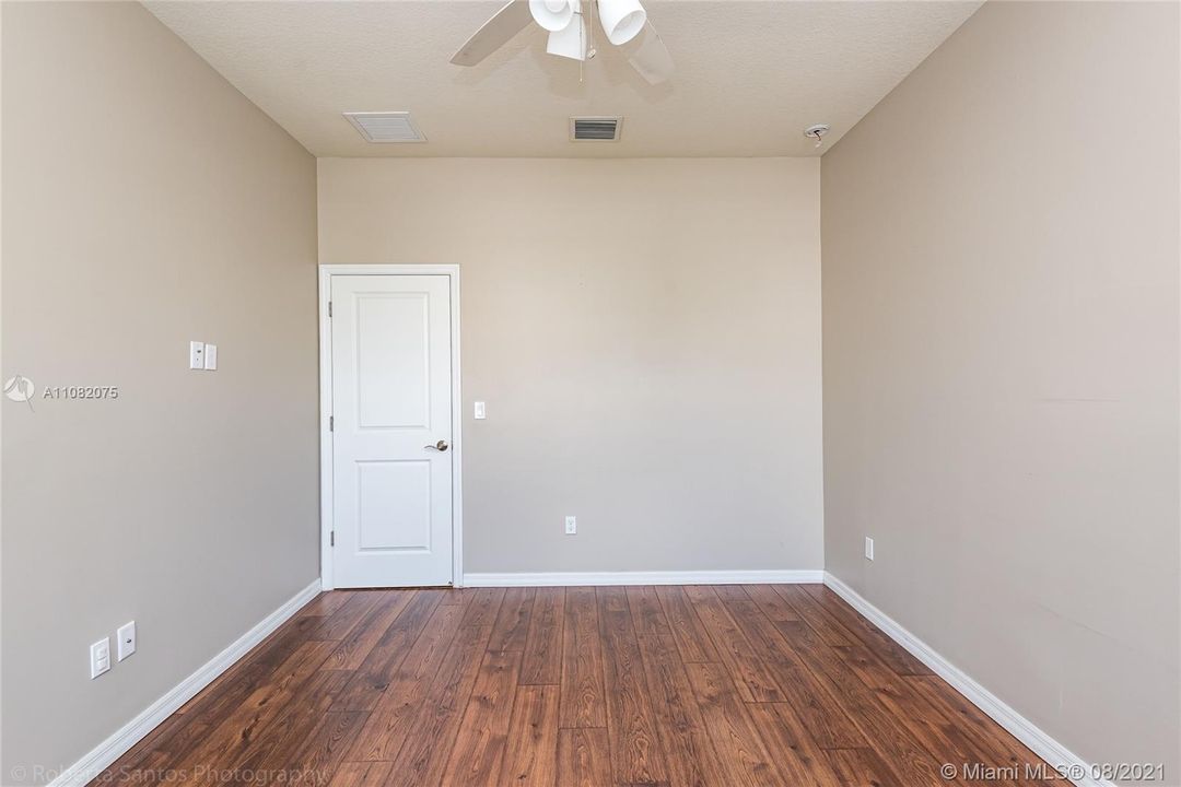 Recently Rented: $4,000 (3 beds, 2 baths, 2035 Square Feet)