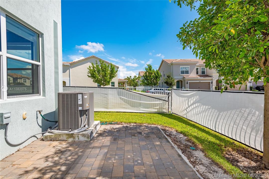 Recently Rented: $4,000 (3 beds, 2 baths, 2035 Square Feet)