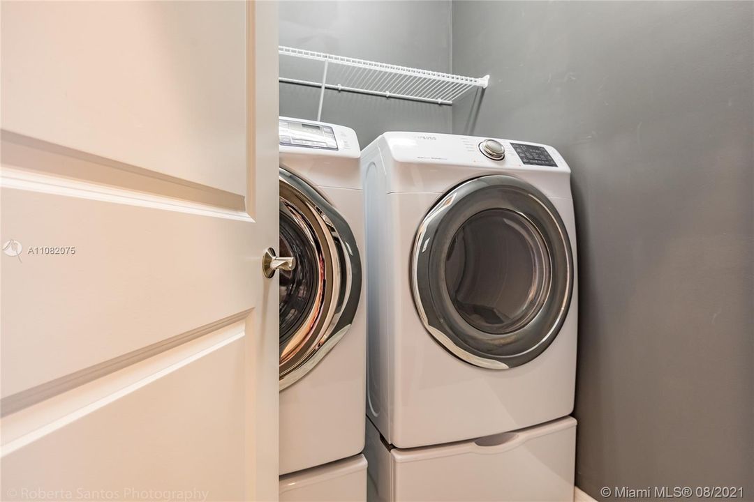 Recently Rented: $4,000 (3 beds, 2 baths, 2035 Square Feet)