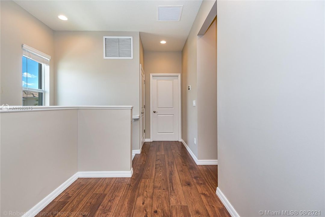 Recently Rented: $4,000 (3 beds, 2 baths, 2035 Square Feet)