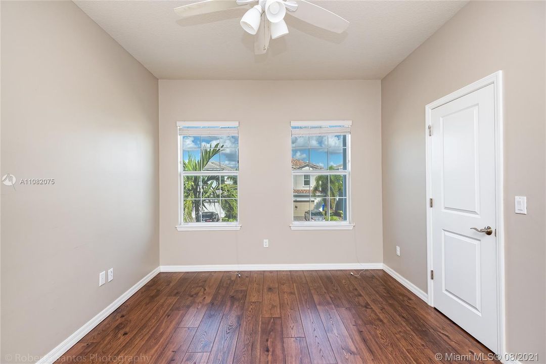 Recently Rented: $4,000 (3 beds, 2 baths, 2035 Square Feet)