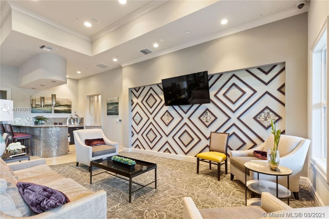 Recently Rented: $4,000 (3 beds, 2 baths, 2035 Square Feet)