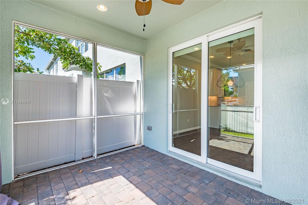 Recently Rented: $4,000 (3 beds, 2 baths, 2035 Square Feet)