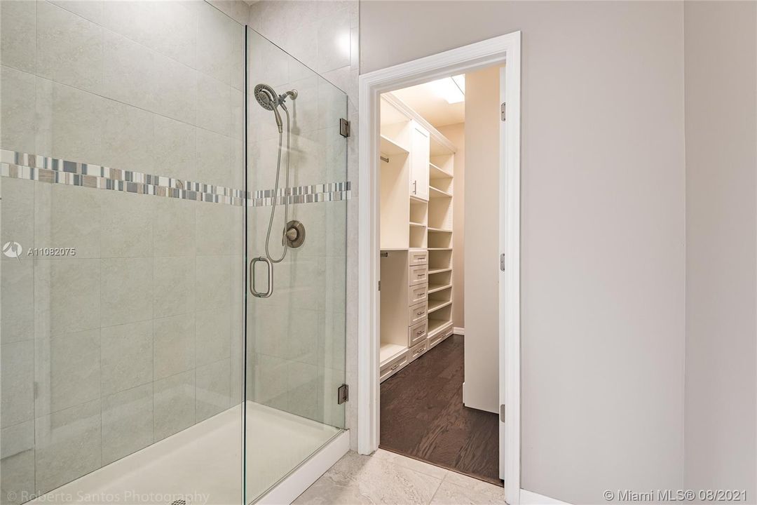 Recently Rented: $4,000 (3 beds, 2 baths, 2035 Square Feet)