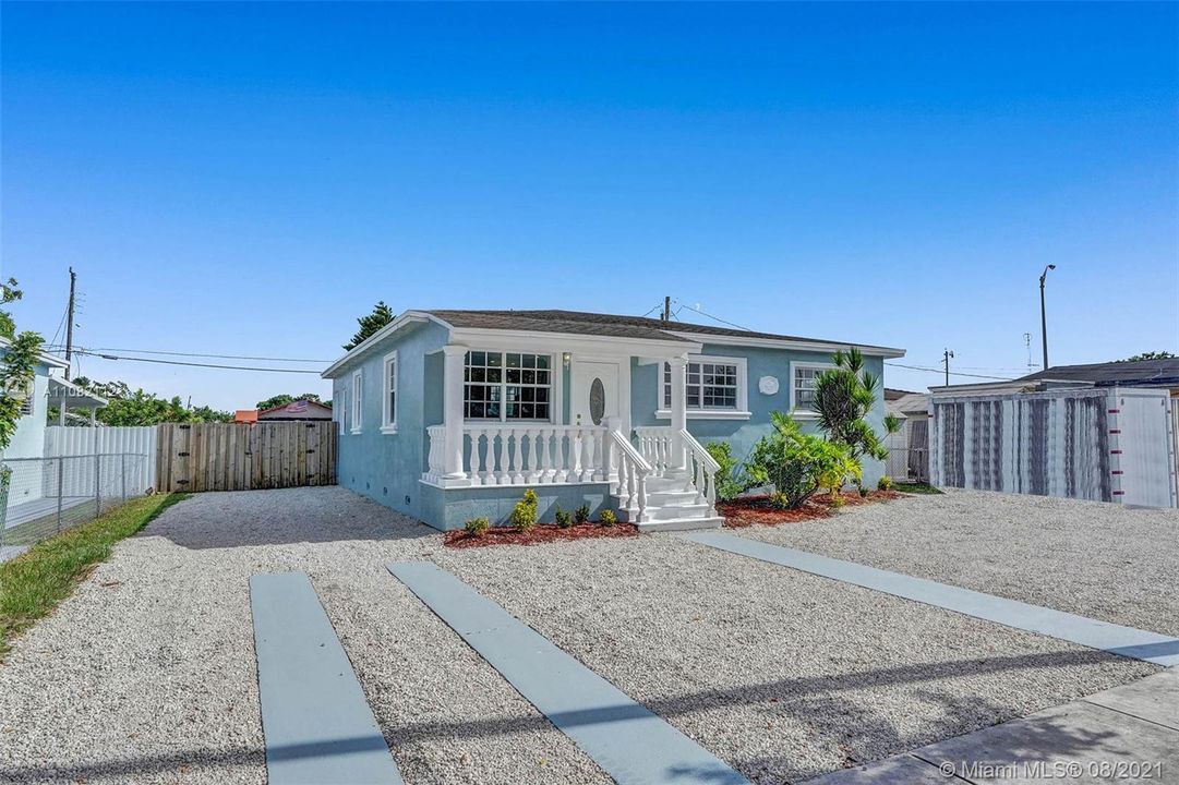 Recently Sold: $435,000 (3 beds, 1 baths, 1206 Square Feet)