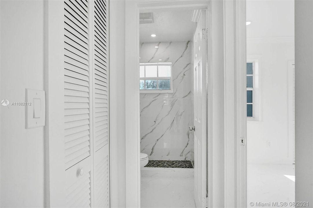 最近售出: $435,000 (3 贝兹, 1 浴室, 1206 平方英尺)