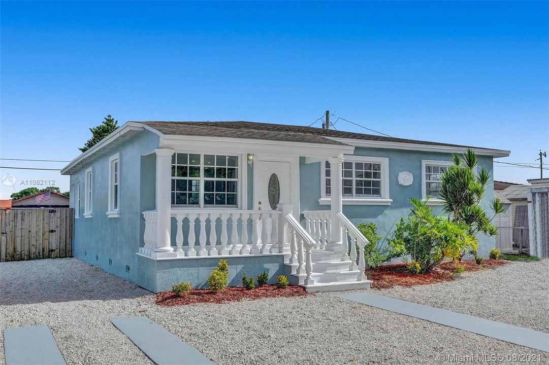 Recently Sold: $435,000 (3 beds, 1 baths, 1206 Square Feet)