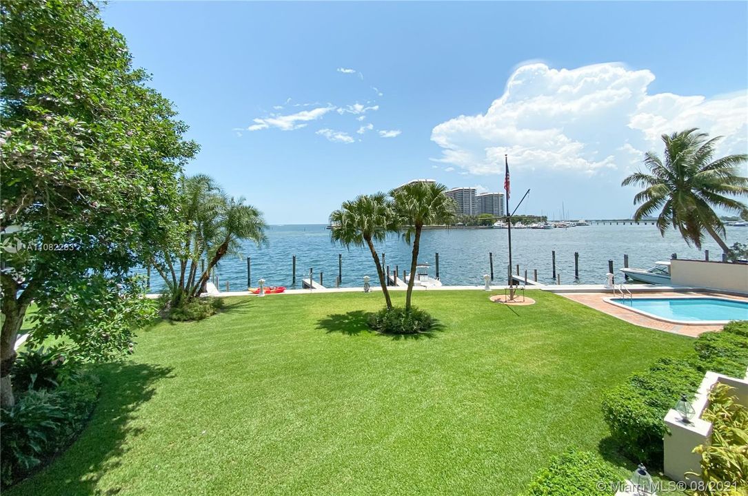 Recently Sold: $1,100,000 (2 beds, 2 baths, 1400 Square Feet)