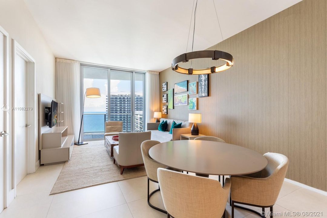 Recently Sold: $750,000 (2 beds, 2 baths, 1161 Square Feet)