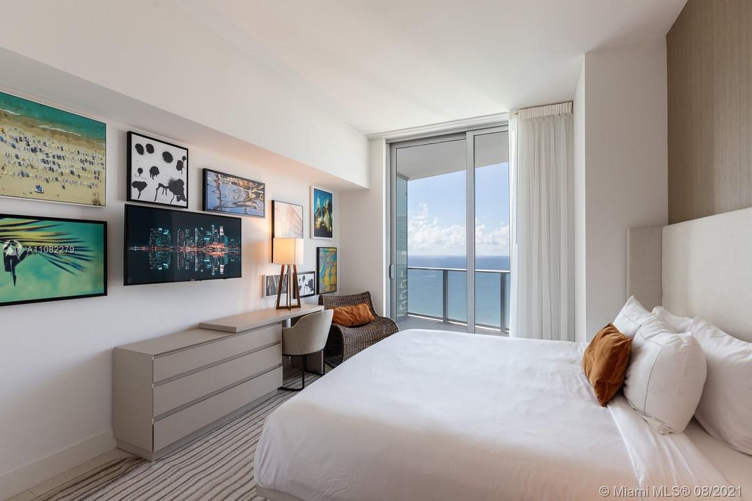 Recently Sold: $750,000 (2 beds, 2 baths, 1161 Square Feet)