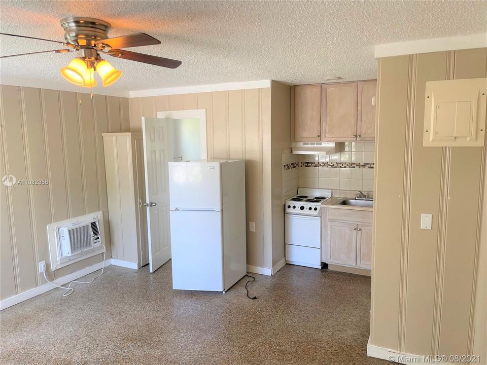 Recently Rented: $1,100 (0 beds, 1 baths, 525 Square Feet)