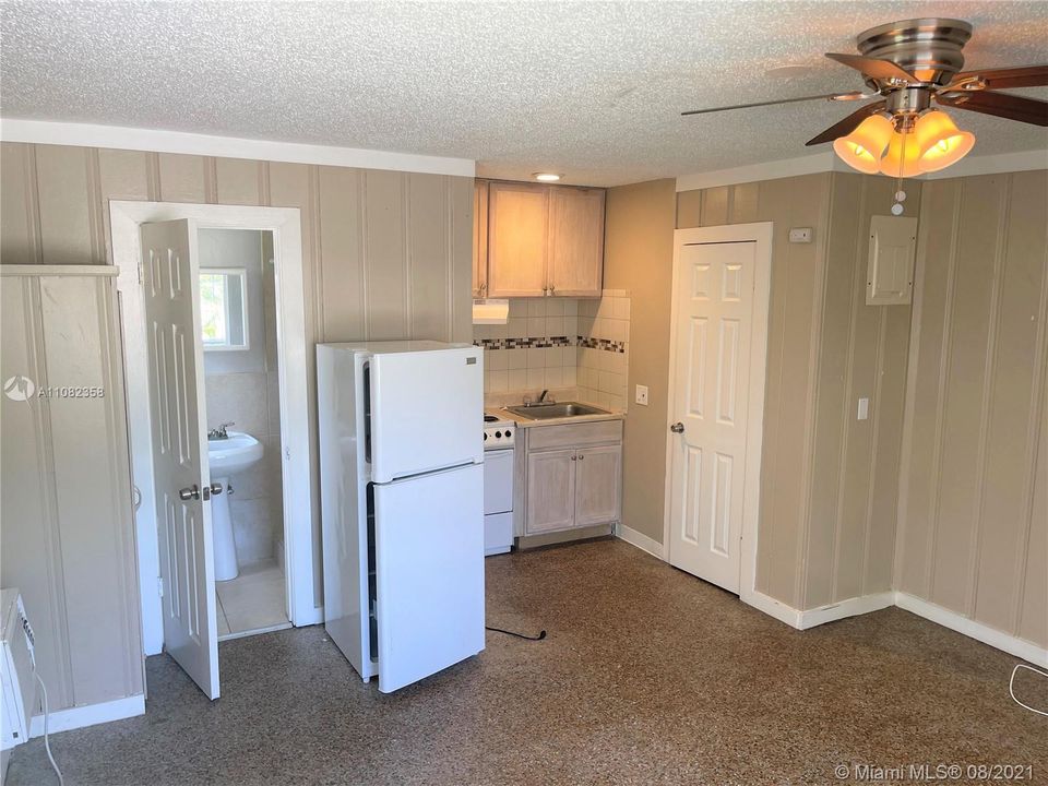 Recently Rented: $1,100 (0 beds, 1 baths, 525 Square Feet)