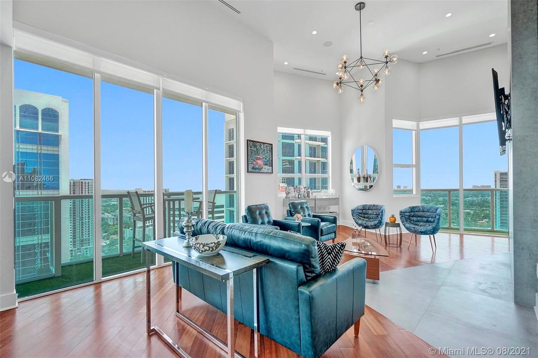 Recently Sold: $1,749,000 (3 beds, 2 baths, 3280 Square Feet)