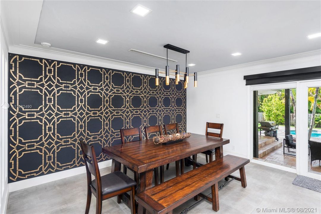Recently Sold: $1,395,100 (3 beds, 3 baths, 2428 Square Feet)
