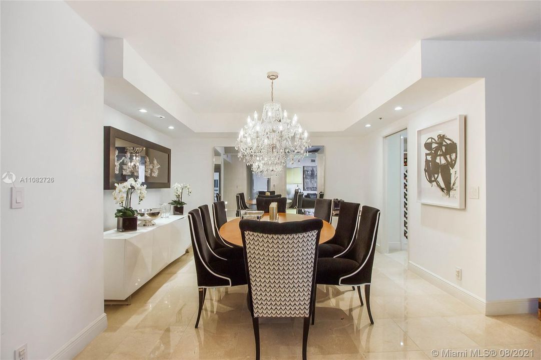 Recently Sold: $1,009,000 (2 beds, 2 baths, 2403 Square Feet)