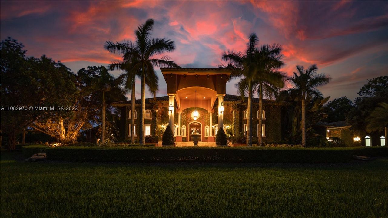 Magnificent 4.70 Acre Estate Residence!