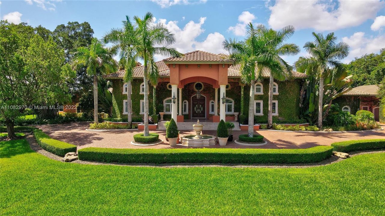 Stately one of a kind  4.7 Acre Residence!