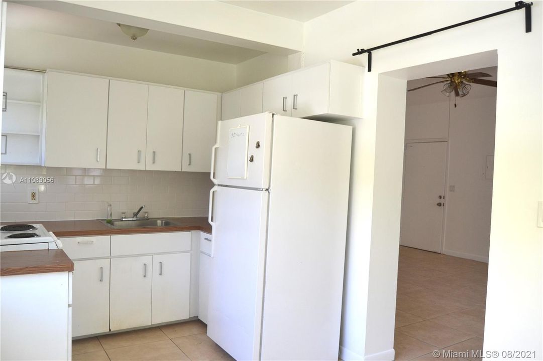 Recently Rented: $1,290 (0 beds, 1 baths, 450 Square Feet)