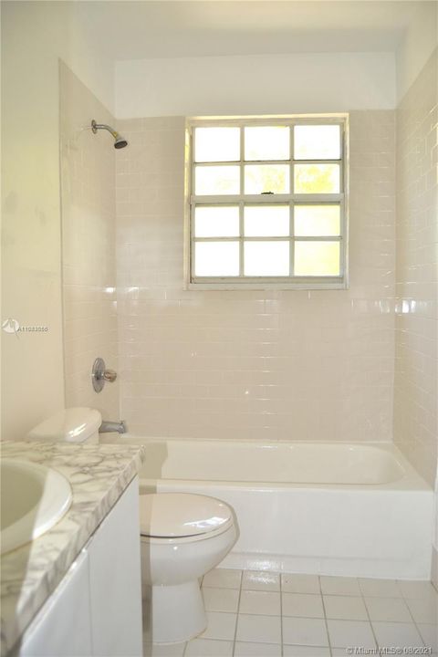 Недавно арендовано: $1,290 (0 спален, 1 ванн, 450 Квадратных фут)