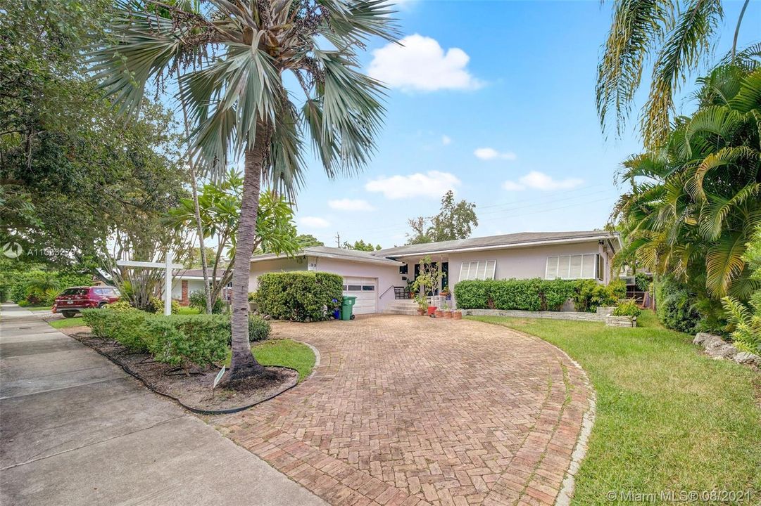 Recently Sold: $1,279,000 (4 beds, 3 baths, 0 Square Feet)