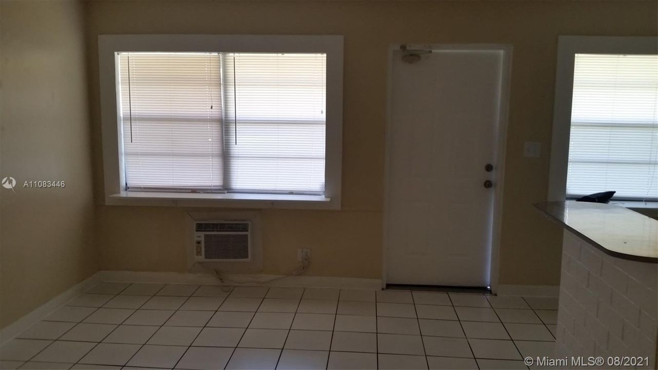 Recientemente alquilado: $1,250 (1 camas, 1 baños, 0 Pies cuadrados)