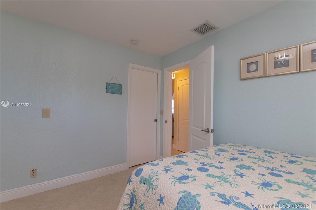 最近售出: $1,798,000 (3 贝兹, 3 浴室, 1756 平方英尺)