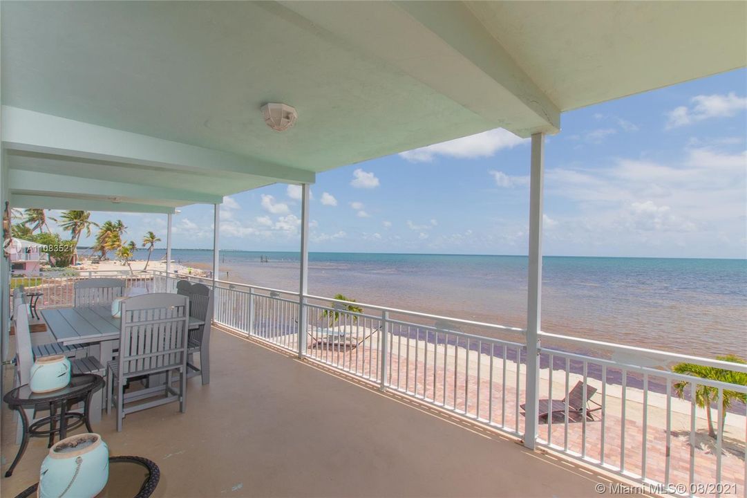 最近售出: $1,798,000 (3 贝兹, 3 浴室, 1756 平方英尺)