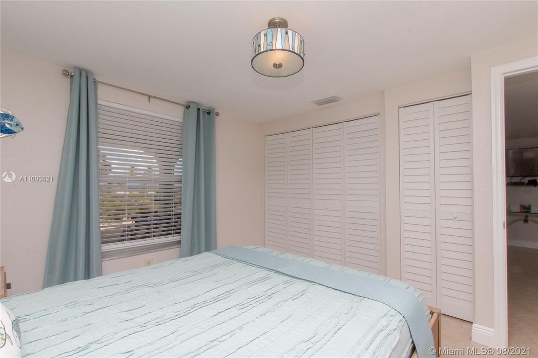 最近售出: $1,798,000 (3 贝兹, 3 浴室, 1756 平方英尺)