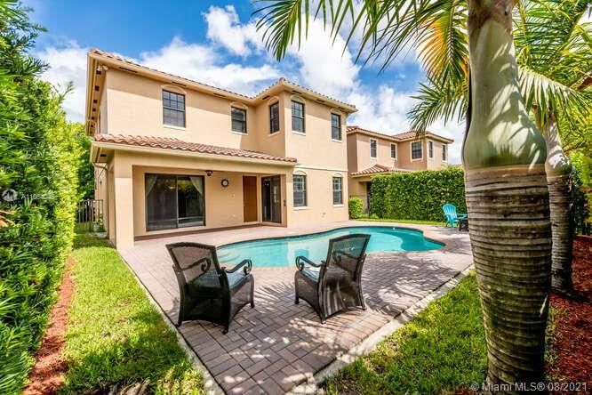 Recently Sold: $849,999 (5 beds, 4 baths, 3572 Square Feet)