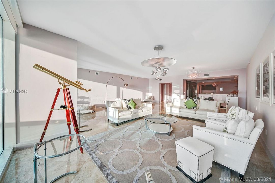 Recently Sold: $2,790,000 (3 beds, 3 baths, 3395 Square Feet)