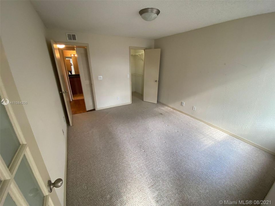 Recently Rented: $1,500 (1 beds, 1 baths, 743 Square Feet)