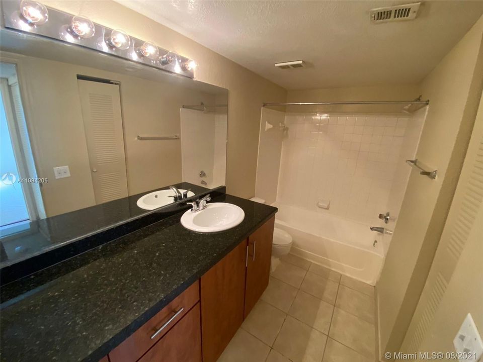 Recently Rented: $1,500 (1 beds, 1 baths, 743 Square Feet)