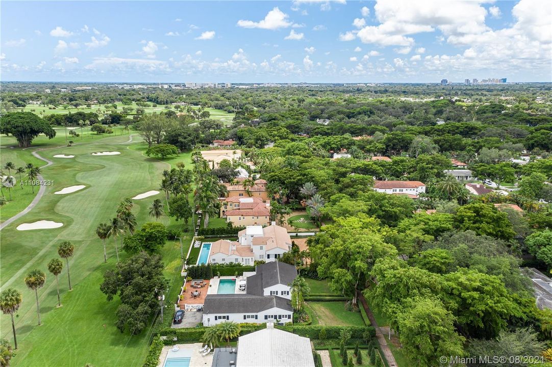 Recently Sold: $3,750,000 (5 beds, 4 baths, 3739 Square Feet)