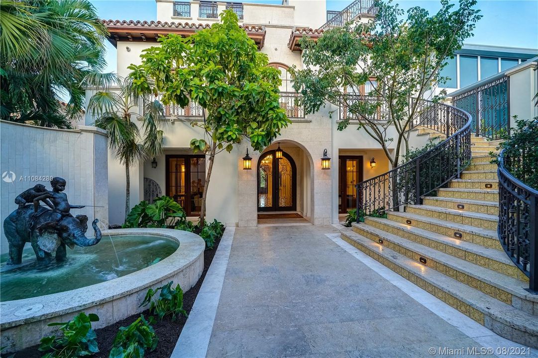Recently Sold: $24,300,000 (8 beds, 8 baths, 6461 Square Feet)