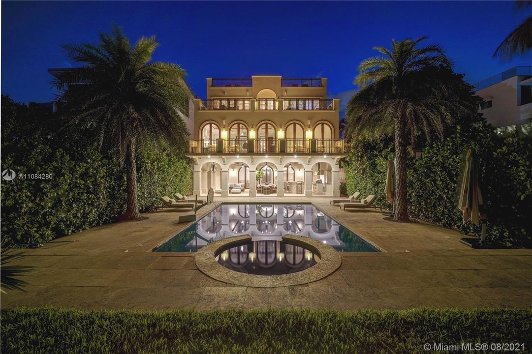 Recently Sold: $24,300,000 (8 beds, 8 baths, 6461 Square Feet)