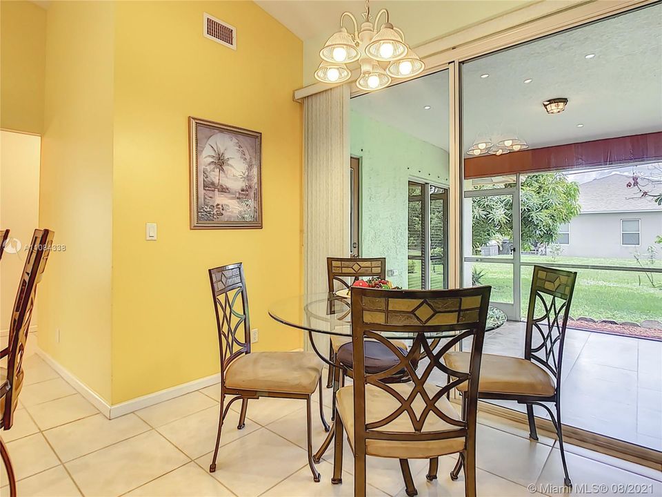 Vendido Recientemente: $425,000 (4 camas, 3 baños, 2769 Pies cuadrados)