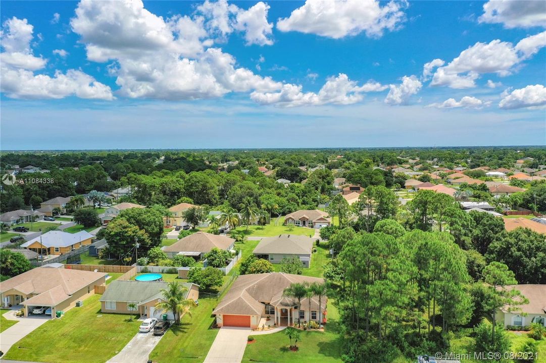 Vendido Recientemente: $425,000 (4 camas, 3 baños, 2769 Pies cuadrados)